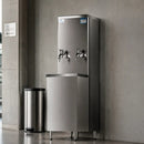 Bebedouro Industrial Robust 30 Litros instalado em ambiente corporativo